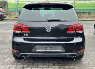 Volkswagen Golf GTI 211 cv