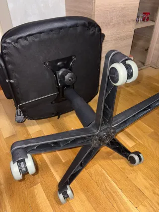 Sillón de oficina negro