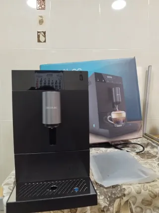 Cafetera Cecotec Cremaet Superautomática