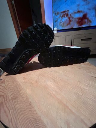 Nike Classic Talla 36,5 Blancas/Rojas