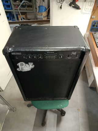 Ampli Bajo Park by Marshall Restaurado