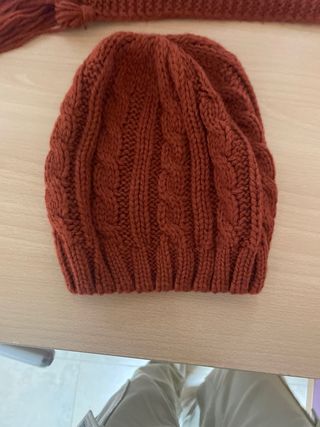 Conjunto invierno: gorro, bufanda y guantes
