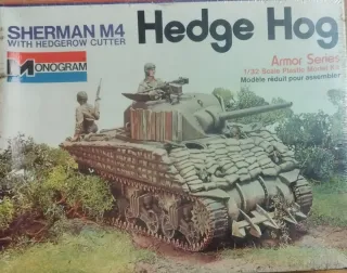 Maqueta Sherman M4 Hedge Hog 1:32 Monogram