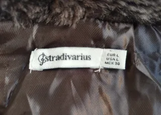 Chaqueta acolchada Stradivarius beige