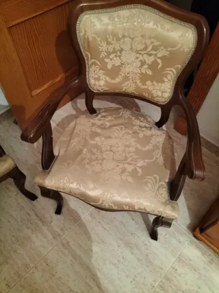 Divano e due poltrone antiche