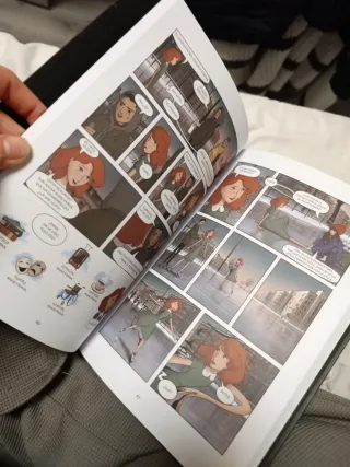 ¿Dónde está Anne Frank? / Where is Anne Frank? ...