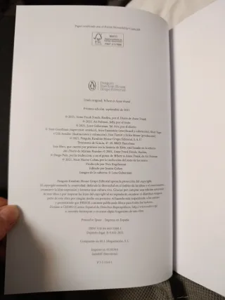 ¿Dónde está Anne Frank? / Where is Anne Frank? ...