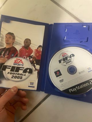 FIFA Football 2005 per PlayStation 2