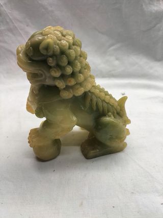 Leão Chinês Esculpido à Mão em Pedra Sabão