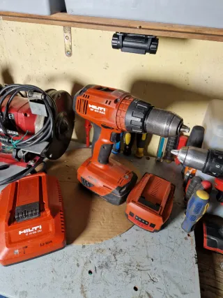 Taladro Hilti SF 2H-A22 con cargador y baterías