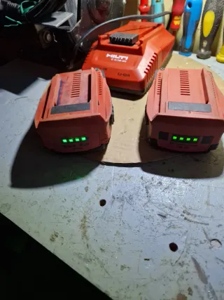 Taladro Hilti SF 2H-A22 con cargador y baterías