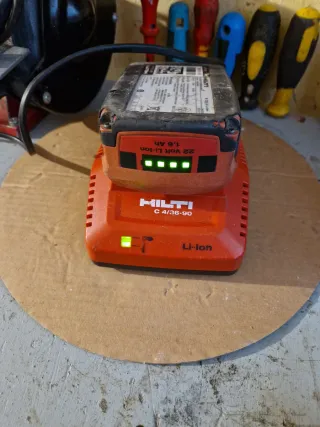 Taladro Hilti SF 2H-A22 con cargador y baterías