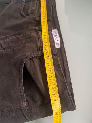 Pantalón pitillo verde oscuro Pull&Bear - talla 38