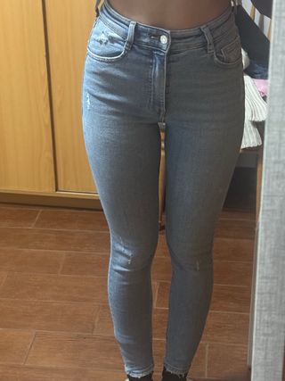 Vaqueros Zara Talla 34