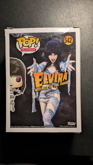 Funko Pop Elvira #542 Exclusivo