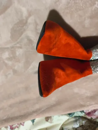 Stivaletti rossi con tacco e strass