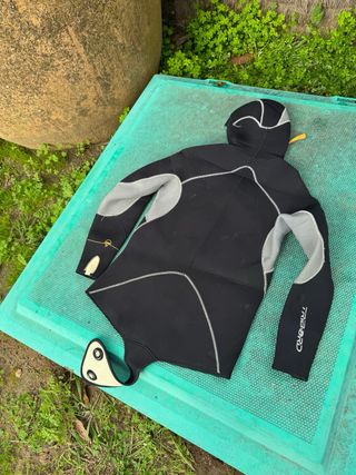 Chaqueta de neopreno Tribord con capucha