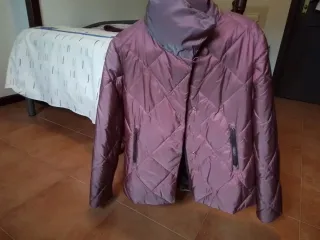 Cazadora acolchada morada