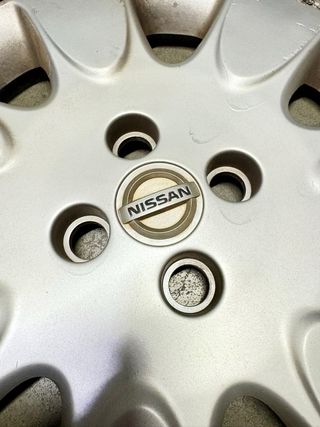 Tapacubos Nissan Micra K12 2007 15 pulgadas