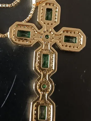 Cruz y cadena chapadas en oro 18kt con Circonitas