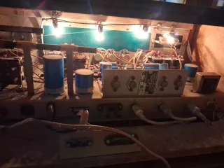 Mueble de madera para música