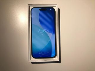 iPhone 16 color verde + caja y funda original