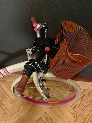 Bici 24” Btwin Poply 500 beige y rosa con cesta