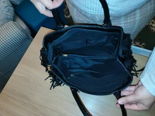 Bolso de mano polipiel con flecos