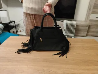 Bolso de mano polipiel con flecos