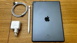 iPad 7ª Gen 128GB+Apple Pencil 1+cargador y cable
