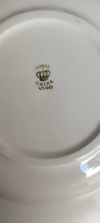 Platos Royal China Vigo Flor Dorada