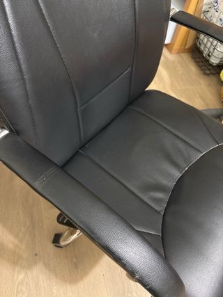Silla de oficina negra