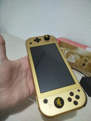 Nintendo Switch Lite Hyrule Edition Zelda + Funda