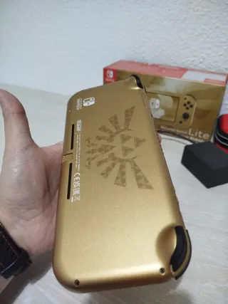Nintendo Switch Lite Hyrule Edition Zelda + Funda