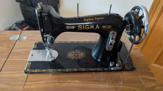Máquina de coser antigua SIGMA