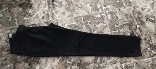 Pantalón vaquero negro, hombre. Pull&Bear. T 40