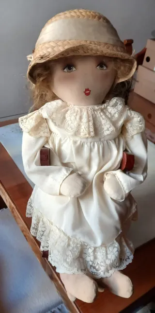 Muñeca de trapo antigua
