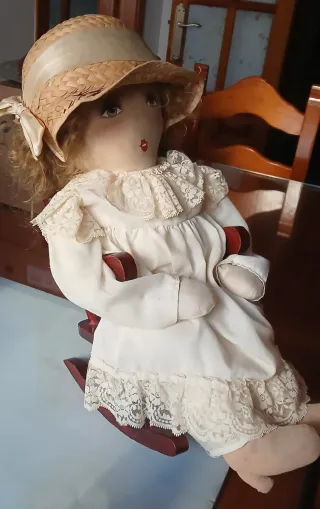Muñeca de trapo antigua
