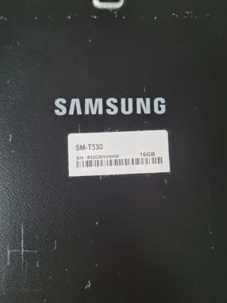 Samsung Galaxy Tab 4 16GB SM-T530 Negra con funda