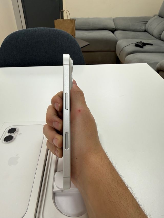 iPhone 16 come nuovo