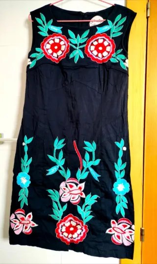 Vestido Almatrichi bordado flores T.36