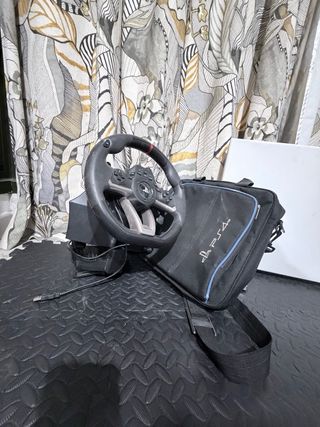 Volante PS4 y Bolso PlayStation