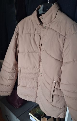 Chaqueta acolchada camel