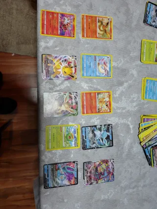 10 Cartas Pokémon Variadas