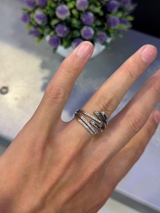 Anillo oro blanco y brillantes