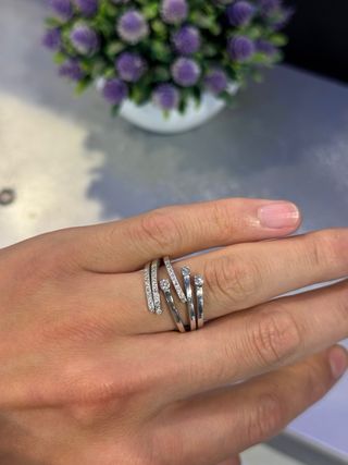 Anillo oro blanco y brillantes