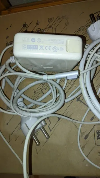 Dos Cargadores Apple MacBook