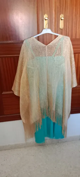 Vestido largo dorado y turquesa