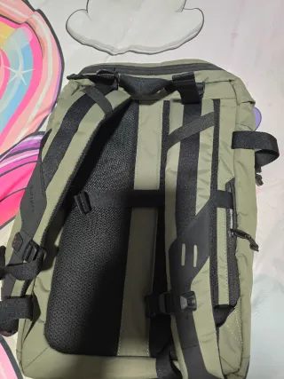 Mochila Targus Verde Oliva y Negra