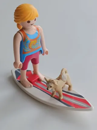 Playmobil surfista con perro